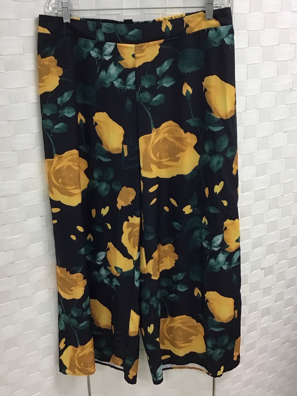 SHEIN Black Wide-Leg Jeans with Yellow Rose Print